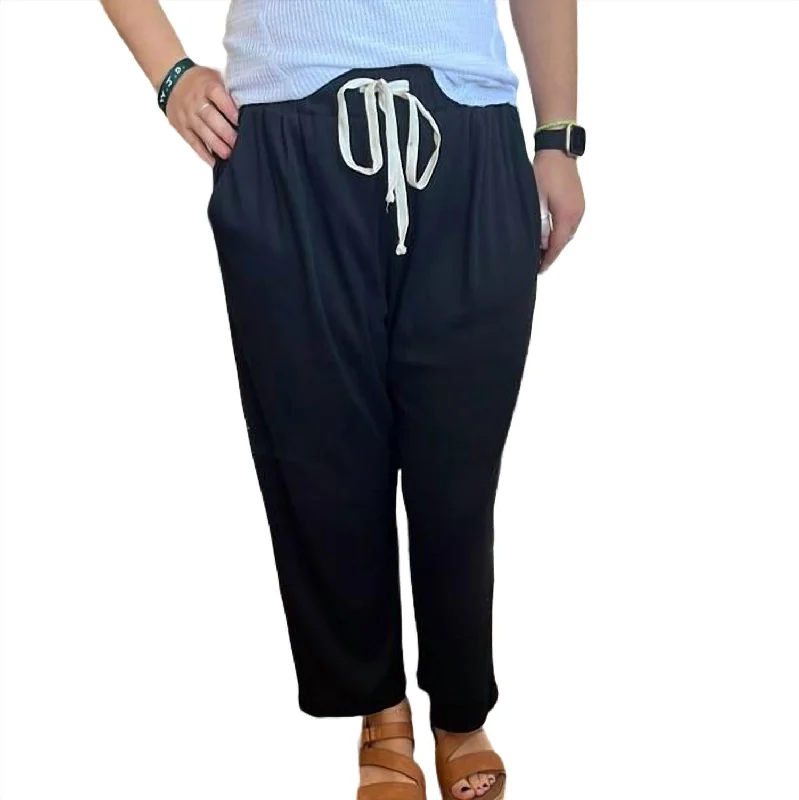 French Terry Cropped Lounge Pants In Black